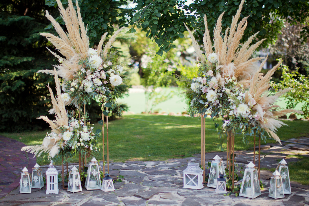 wedding arch in bohemian style